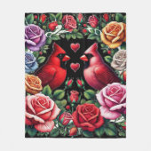 Kardinalen te midden van levendige Rozen Fleece Deken (Voorkant)