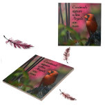 Kardinalen verschijnen wanneer Angels nabij kerami Tegeltje<br><div class="desc">Het geloof van een vogel laat het toe te vliegen. Geloof me! De roze van deze mooie keramische tegel van kardinaal licht elke geest aan. "Kardinalen verschijnen wanneer Angels in de buurt zijn" Gelooft u dat Kardinalen in uw tuin cadeaus zijn uit de hemel? Velen geloven dat de aanwezigheid van...</div>