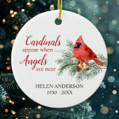 Kardinalen verschijnen wanneer engelen dicht bij h keramisch ornament