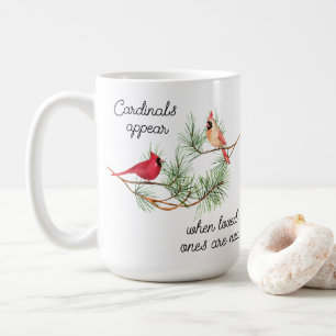 Kardinalen verschijnen wanneer geliefden in de buu koffiemok