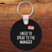 Karen Halloween Kostuum Spreek met de Manager Fun Sleutelhanger (Voorkant)