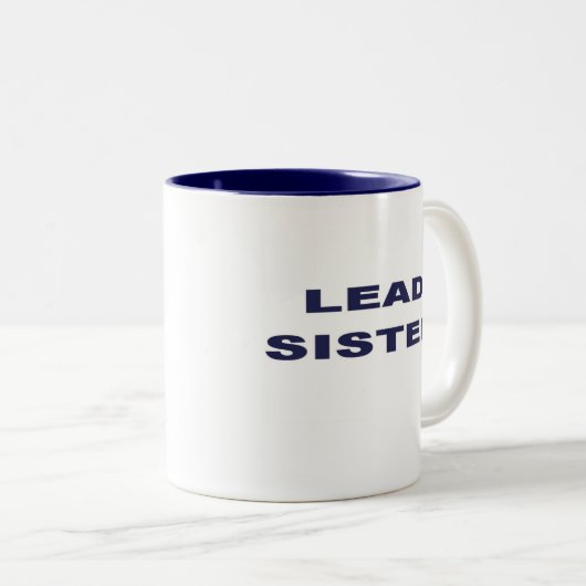 Karen Lead Sister Coffee Mok (Voorkant rechts)