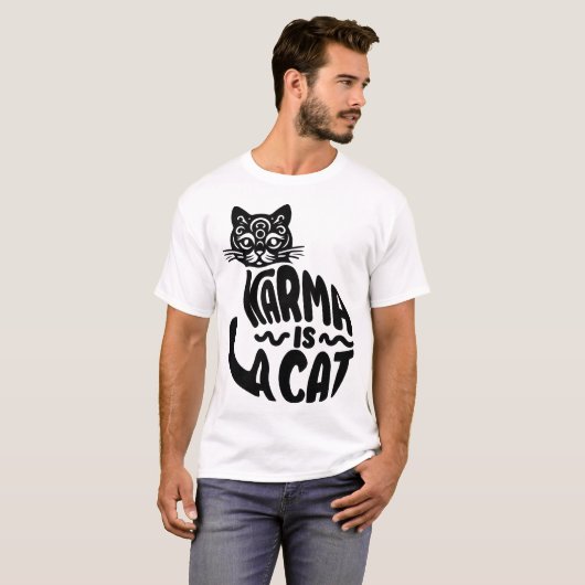 Karma is een kat t-shirt (Voorkant volledig)