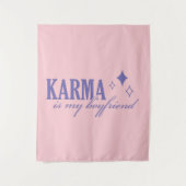 Karma is Mijn Vriendje Wandkleed (Voorkant)
