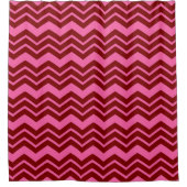 Karmozijnrood Roze Chevron Zigzag Design Douchegordijn (Voorkant)