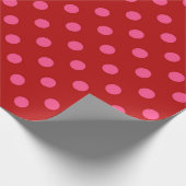 Karmozijnrood Roze Stippen Design  Cadeaupapier (Hoek)