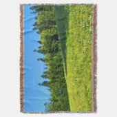 Karpatische Groene Weide – Roemeense Bergprint Deken (Voorkant Verticaal)