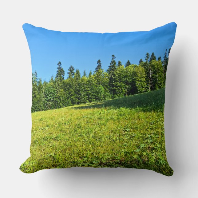 Karpatische Groene Weide - Roemeense Bergprint Kussen (Voorkant)