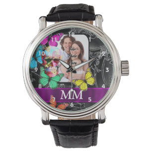 Kartonnen schedel, vlinders en monogram horloge