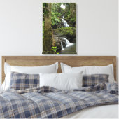 "KASKWATERVAL IN HAWAÏAN TROPICAL GARDEN" CANVAS AFDRUK (Insitu (Slaapkamer))