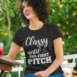 Kassy tot de eerste pitch grappige honkbal mam t-shirt
