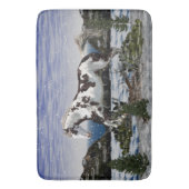 Kastanje en witte verf paard in de sneeuw badmat (Voorkant Verticaal)