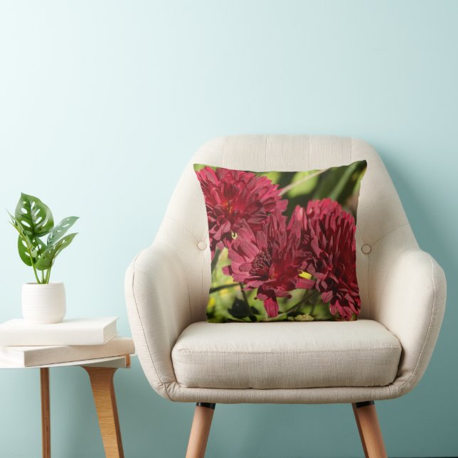 Kastanjebruine chrysanten kussen (Stoel)