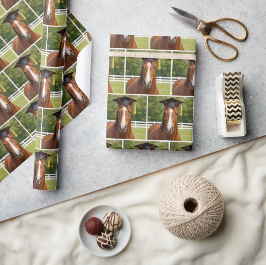 Kastanjebruine Paard Afgestudeerd Cadeaupapier (Crafts)