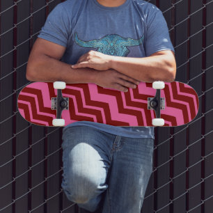 Kastanjebruine Rood Roze Chevron Zigzag Ontwerp  Persoonlijk Skateboard
