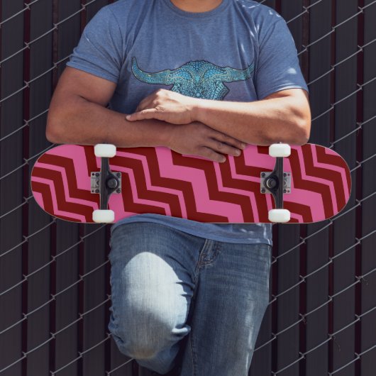 Kastanjebruine Rood Roze Chevron Zigzag Ontwerp  Persoonlijk Skateboard (Buiten 3)