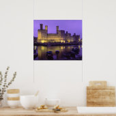 Kasteel Caernarfon, 's nachts, Gwynedd, Wales Poster (Keuken)