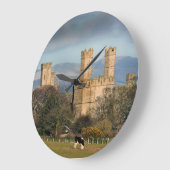 Kasteel Caernarfon Wales. Grote Klok (Hoek)