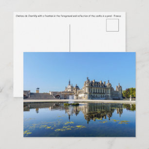 Kasteel Chantilly met weerspiegeling in een vijver Briefkaart