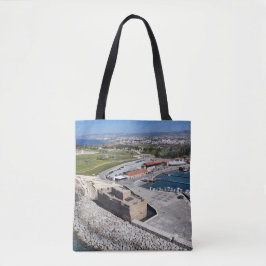 Kasteel en haven van Paphos met vuurtoren Tote Bag
