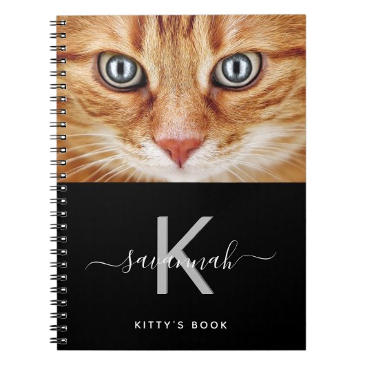Kat aangepaste foto zwart wit monogram notitieboek (Voorkant)