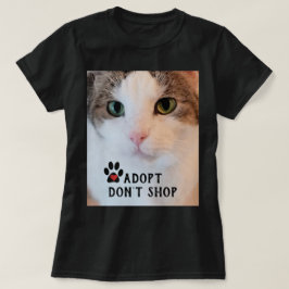 Kat adoptie / White Cat Foto op zwart T-shirt