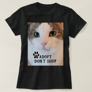 Kat adoptie / White Cat Foto op zwart T-shirt