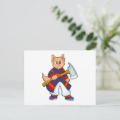 Kat als brandweerman bij de brandweer met bijl briefkaart (Staand voorkant)
