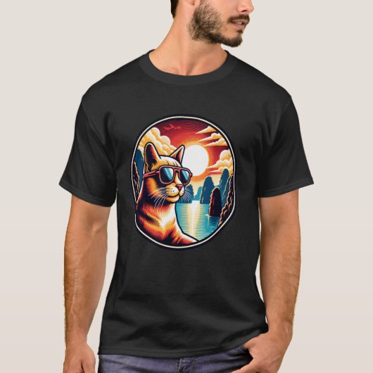 Kat bij Ha Long Bay Vietnam T-shirt (Voorkant)