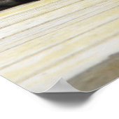 Kat 'Bram' op tafel met een wijnglas Poster (Hoek)