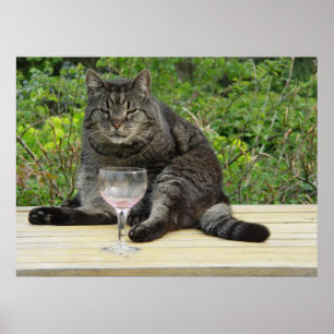 Kat 'Bram' op tafel met een wijnglas Poster