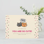 Kat Cartoon met roze en donkerrode stip Feestdagenkaart (Staand voorkant)