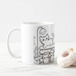 Kat dame met haar katten op een bank koffiemok