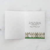 Kat dat naar een houten gat in de schuur spiekt kaart (Binnen)