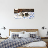 Kat dat slaapt op een bed canvas afdruk (Insitu (Slaapkamer))