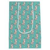 Kat dat wordt bereikt voor gele vlinder op licht B Medium Cadeauzakje (Achterkant)