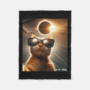 Kat die een selfie neemt met Solar 2024 Eclipse We Fleece Deken