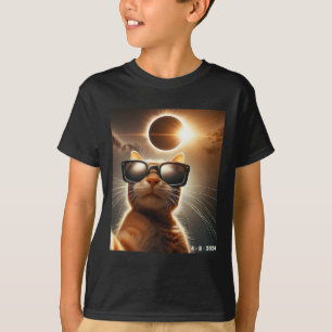 Kat die een selfie neemt met Solar 2024 Eclipse We T-shirt