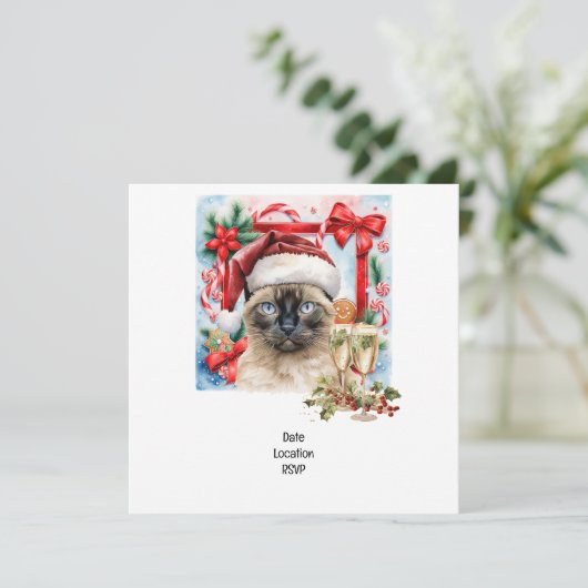 Kat draagt kerstmuts voor kerstfeest save the date (Staand voorkant)