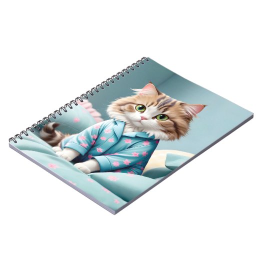 Kat draagt pyjama notitieboek (Linkerzijde)