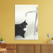 Kat Drink waterafvoer van een kraan Canvas Afdruk (Insitu (Woonkamer))