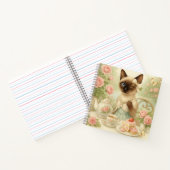 Kat drinkt 's middags thee in tuin notitieboek (Binnen)