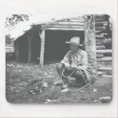 Kat eet uit een koffieblik. muismat (Voorkant)