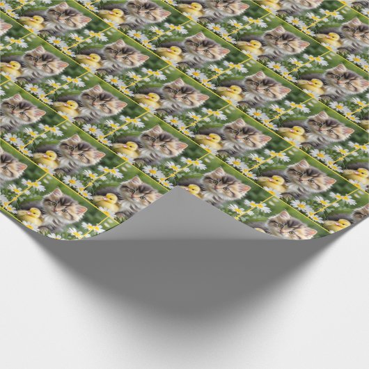 Kat en eendje in madeliefjes cadeaupapier (Hoek)