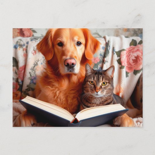Kat en hond lezen van een boek briefkaart (Voorkant)