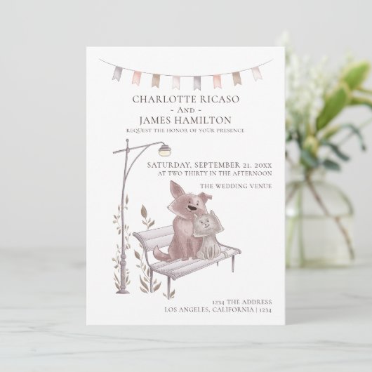 Kat en hond op een proefkonijn aankondiging (Staand voorkant)