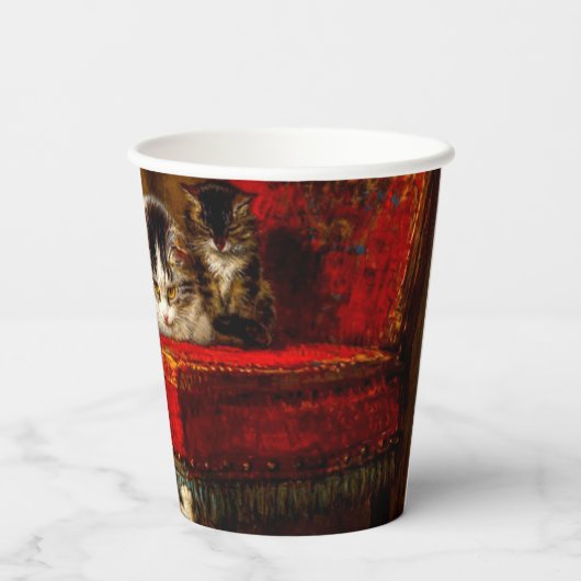 Kat en Kittens spelen met voorzitter Papieren Bekers (Achterkant)