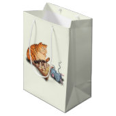 Kat en muis die schaafschaafschotel afschilderen F Medium Cadeauzakje (Voorkant Gekanteld)