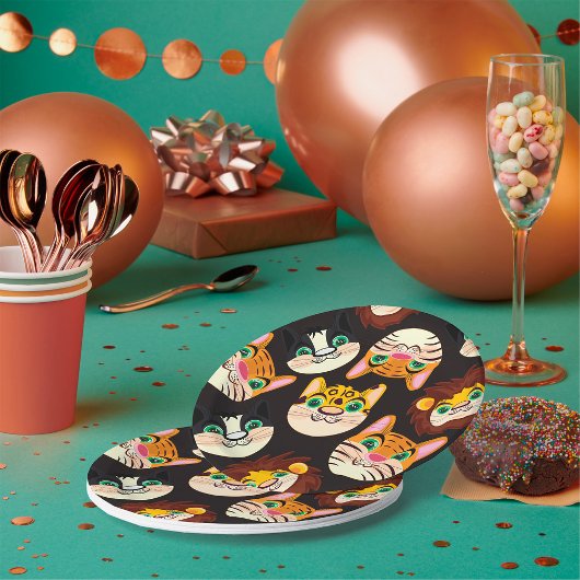 Kat faces papieren bordje