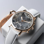 Kat Foto gepersonaliseerd Horloge<br><div class="desc">Katten laten pootafdrukken achter in je hart. Geef je favoriete kattenfoto weer met dit prachtige gepersonaliseerde horloge perfect voor 's werelds beste kattenmoeder / -vader.</div>